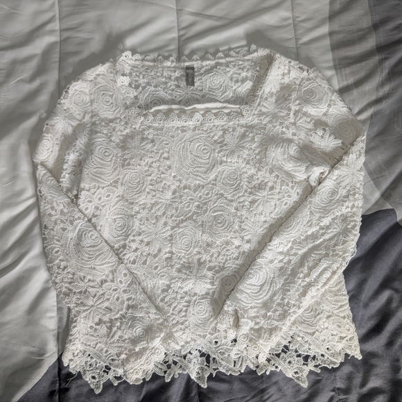 Noracora Chic White Lace Long Sleeve Blouse - Picture 1 of 8